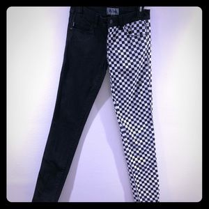 Hot Topic “Royal Bones” skinny jeans